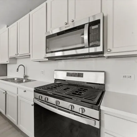 Image 2 - 1200 W Monroe St Apt 415, Chicago, Illinois, 60607 - Condo for sale