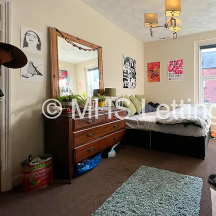 Image 6 - 39-91 Headingley Mount, Leeds, LS6 3EW, United Kingdom - Townhouse for rent