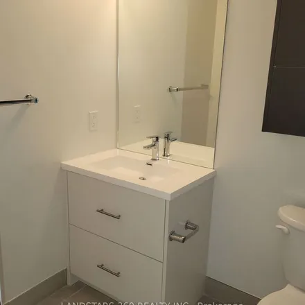 Image 4 - Fairview Mall Drive, Toronto, ON M2J 4T1, Canada - Apartment for rent