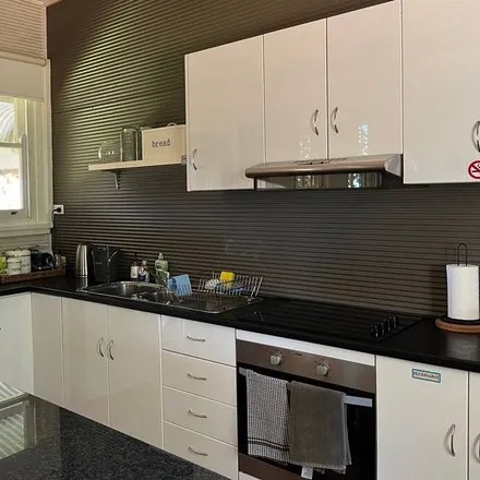 Rent this 1 bed townhouse on Canowindra NSW 2804