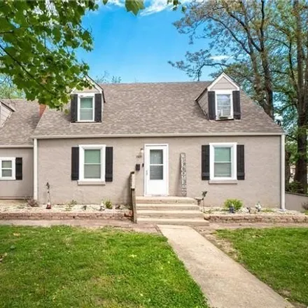 Buy this 5 bed house on 1521 North Spring Street in Independence, MO 64050