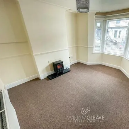 Image 2 - Winllan Avenue, Llandudno, LL30 2JA, United Kingdom - Townhouse for rent