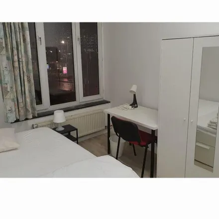 Rent this 4 bed apartment on Avenue Marc Henri Van Laer - Marc Henri Van Laerlaan 103 in 1070 Anderlecht, Belgium