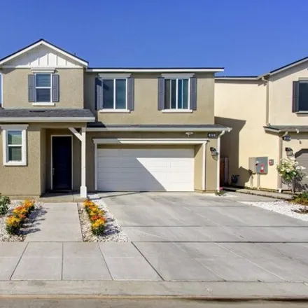 Buy this 3 bed house on Amanecer Avenue in Fresno County, CA 93169