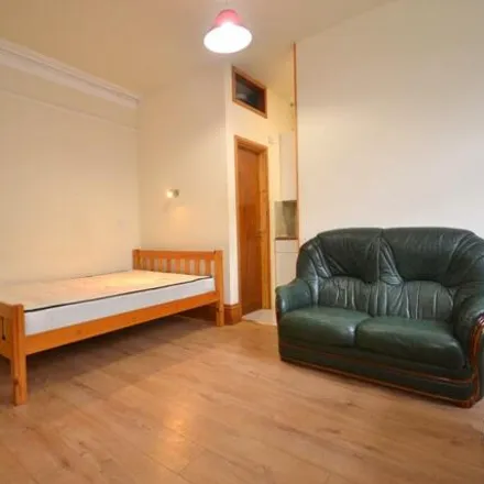 Rent this studio apartment on 6 Denmark Road in Reading, RG1 5PA