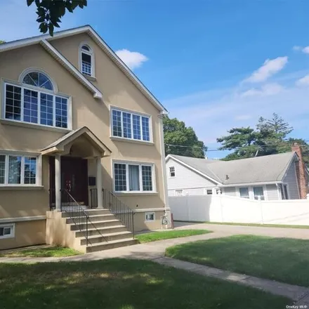 Buy this 8 bed house on 1012 Mahopac Road in West Hempstead, NY 11552