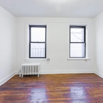 Image 5 - The Local Store, 302 East 49th Street, New York, NY 10017, USA - Apartment for rent