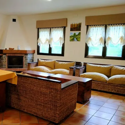 Rent this 5 bed townhouse on 33156 Cudillero