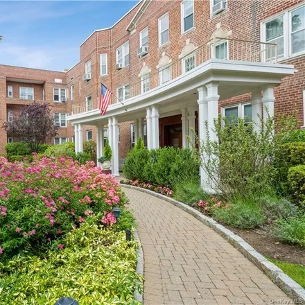 Image 2 - 101 Old Mamaroneck Road, City of White Plains, NY 10605, USA - Condo for sale