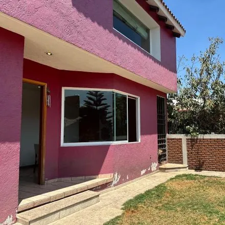 Buy this 3 bed house on Bosques de Fontainbleu in Colonia Paseos del Bosque, 53200 Naucalpan de Juárez
