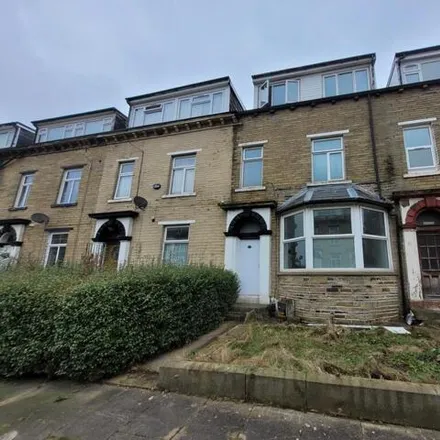 Image 2 - Grove Terrace, Bradford, BD7 1AF, United Kingdom - Townhouse for sale