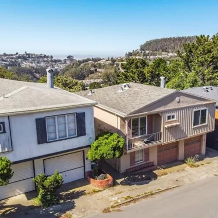 Buy this 3 bed house on 39 Gladeview Way in San Francisco, CA 94131
