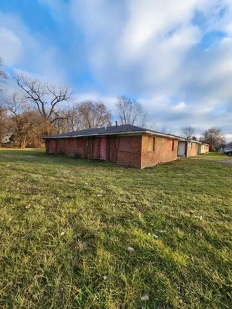 Buy this studio house on 3849 North Grand Avenue in Indianapolis, IN 46226
