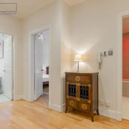 Rent this 1 bed apartment on Pret A Manger in 30 North Bridge, City of Edinburgh