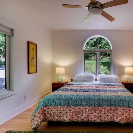 Rent this 3 bed house on McGaheysville in VA, 22840