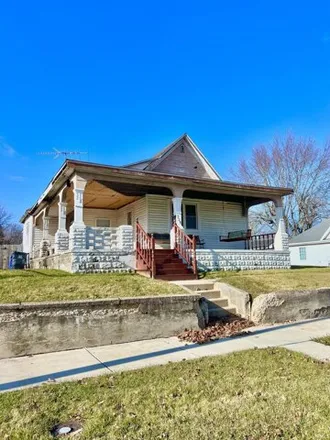 Buy this 2 bed house on 725 South Bell Street in Kokomo, IN 46902