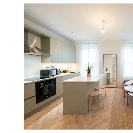 Rent this 2 bed apartment on Raynesford in 153 Battersea High Street, London