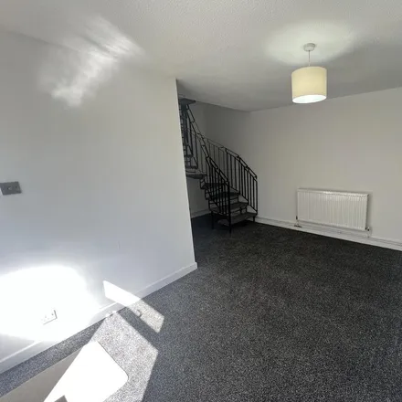 Image 2 - Maunleigh, Mansfield Woodhouse, NG19 0PP, United Kingdom - House for rent