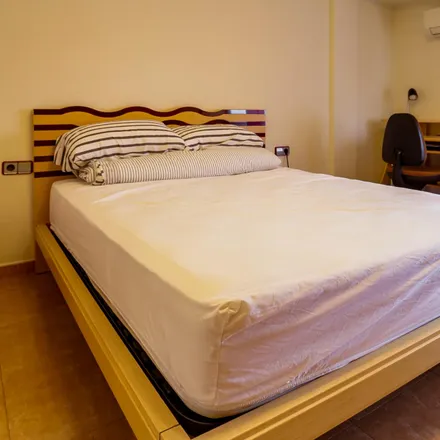 Rent this 4 bed room on Carrer del Marí Blas de Lezo in 24, 46011 Valencia