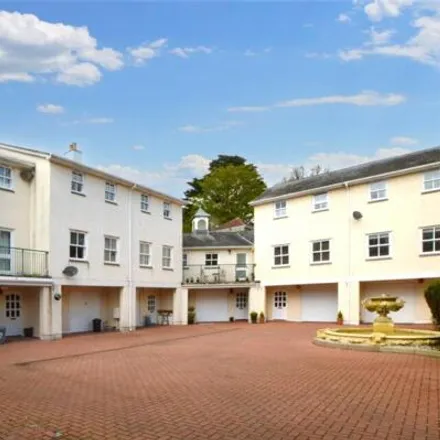 Buy this 3 bed townhouse on Woodside Drive in Torquay, TQ1 1QN