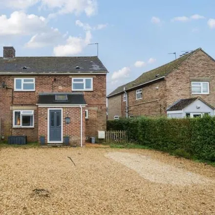 Buy this 4 bed duplex on The Avenue in Bloxham, OX15 4QU