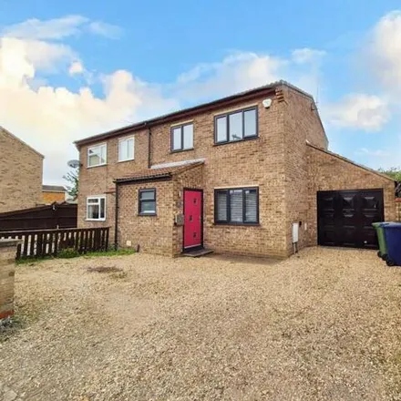 Buy this 3 bed duplex on Stonald Road in Whittlesey, PE7 1RE