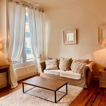 Rent this 2 bed apartment on Place Maurice Van Meenen - Maurice Van Meenenplein 39 in 1060 Saint-Gilles - Sint-Gillis, Belgium