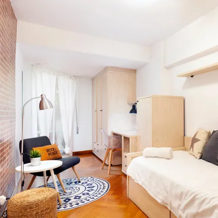 Rent this 4 bed room on Carrer de Wellington in 70, 08005 Barcelona