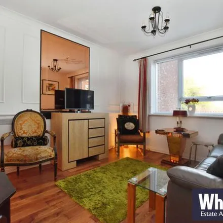 Rent this 1 bed apartment on High Street in Hull, HU1 1QE