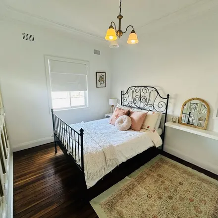 Image 8 - Gladstone Avenue, Coniston NSW 2500, Australia - Apartment for rent
