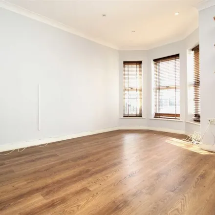 Image 2 - Northpoint Square, London, NW1 9AW, United Kingdom - Apartment for rent