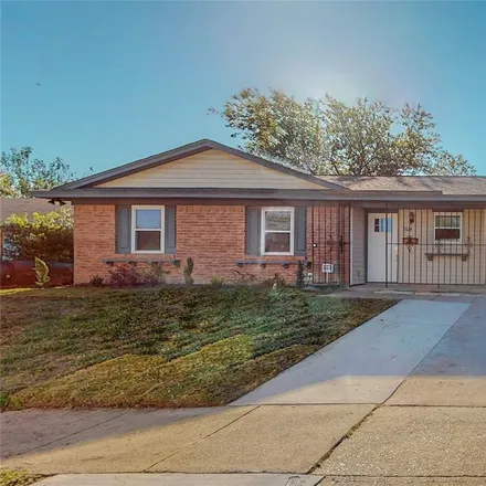 Rent this 4 bed house on 3505 Pacesetter Drive in Dallas, TX 75241