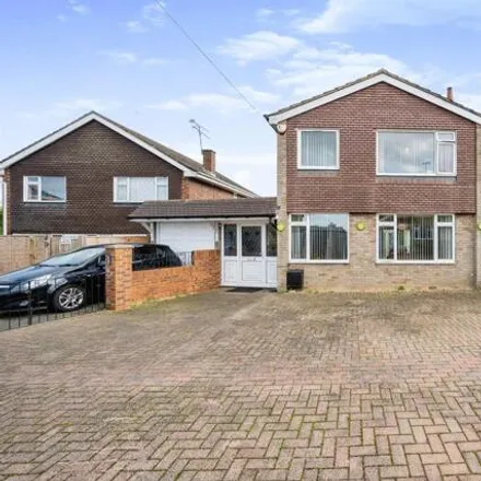 Buy this 3 bed house on Easthill Road in Houghton Regis, LU5 5EH