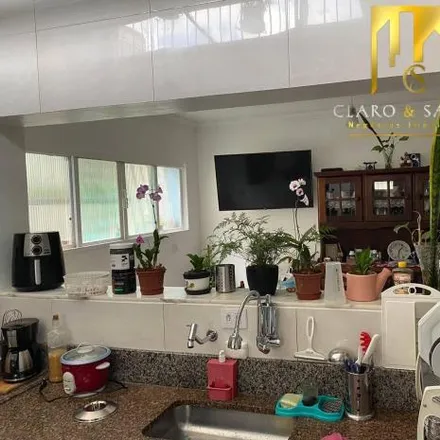 Buy this 5 bed house on Rua José Matias in Jardim Ângela, São Paulo - SP