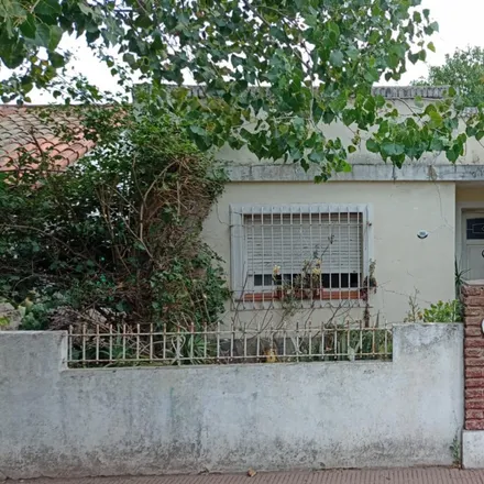 Buy this studio house on Roma 1060 in Versalles, C1408 AKI Buenos Aires