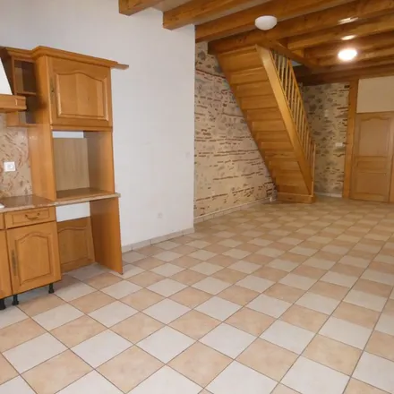 Rent this 4 bed apartment on 40 Rue de la Fraternité in 47300 Villeneuve-sur-Lot, France