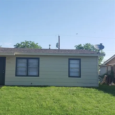 Rent this 2 bed house on 5326 Pueblo Drive in Abilene, TX 79605