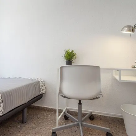 Rent this 1 bed apartment on Plaça d'Àvila in 16, 46010 Valencia