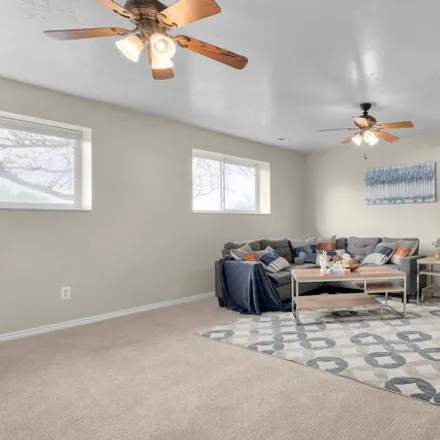 Image 9 - 864 East 625 South, Layton, UT 84041, USA - House for sale