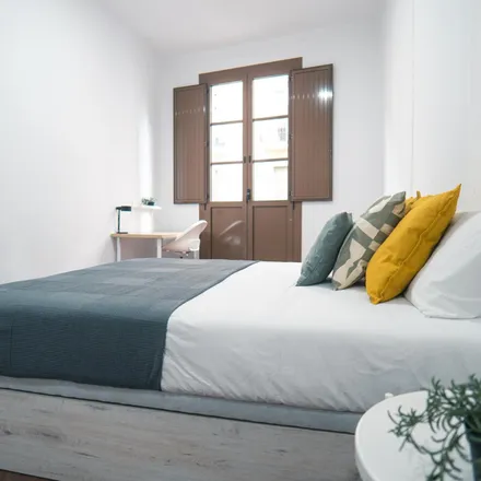 Rent this 5 bed room on Carrer Nou de la Rambla in 106, 08001 Barcelona