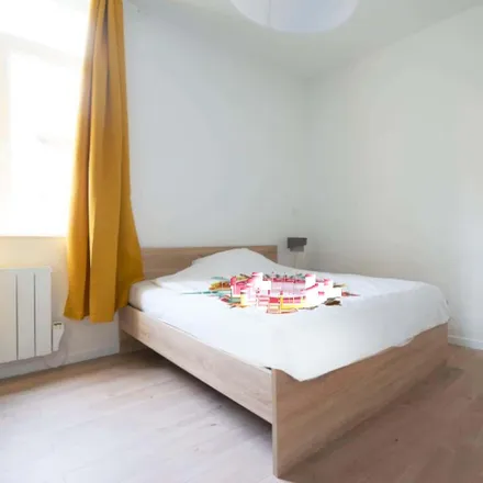 Rent this 2 bed room on 28 Place Sébastopol in 59000 Lille, France