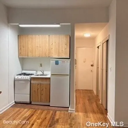 Image 2 - 321 East 89th Street, New York, NY 10128, USA - Apartment for sale