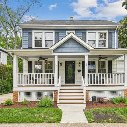 Buy this 3 bed house on 2101 Commonwealth Avenue in Alexandria, VA 22301