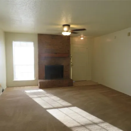 Image 2 - 1901 Spindle Top Drive, River Oaks, Duncanville, TX 75137, USA - Duplex for rent