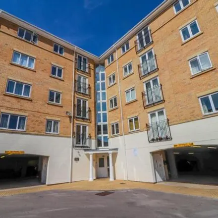 Rent this 2 bed apartment on Stokes Court in The Dell, Bedford Place