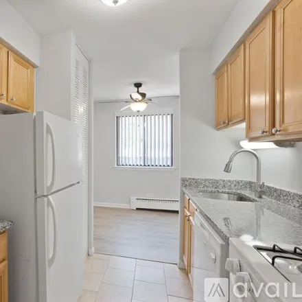 Image 3 - 5534 N Kenmore Ave, Unit 507 - Apartment for rent