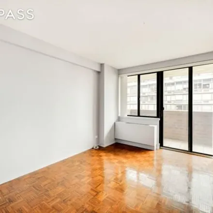 Image 6 - 233 East 86th Street, New York, NY 10028, USA - Apartment for rent