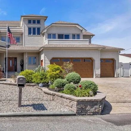 Image 1 - 1200 Pengiun Court, Forked River Beach, Lacey Township, NJ 08731, USA - House for sale