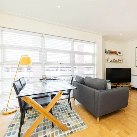 Rent this 2 bed apartment on 100 Drayton Park in London, N5 1NF