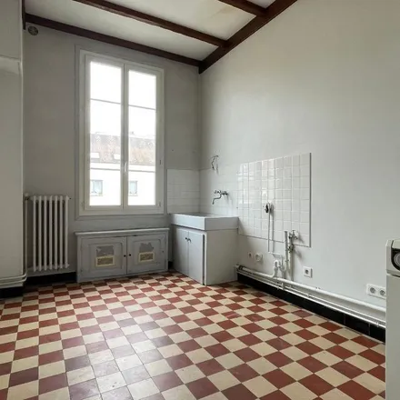 Image 3 - 3 Place des Ducs de Bourgogne, 21000 Dijon, France - Apartment for rent